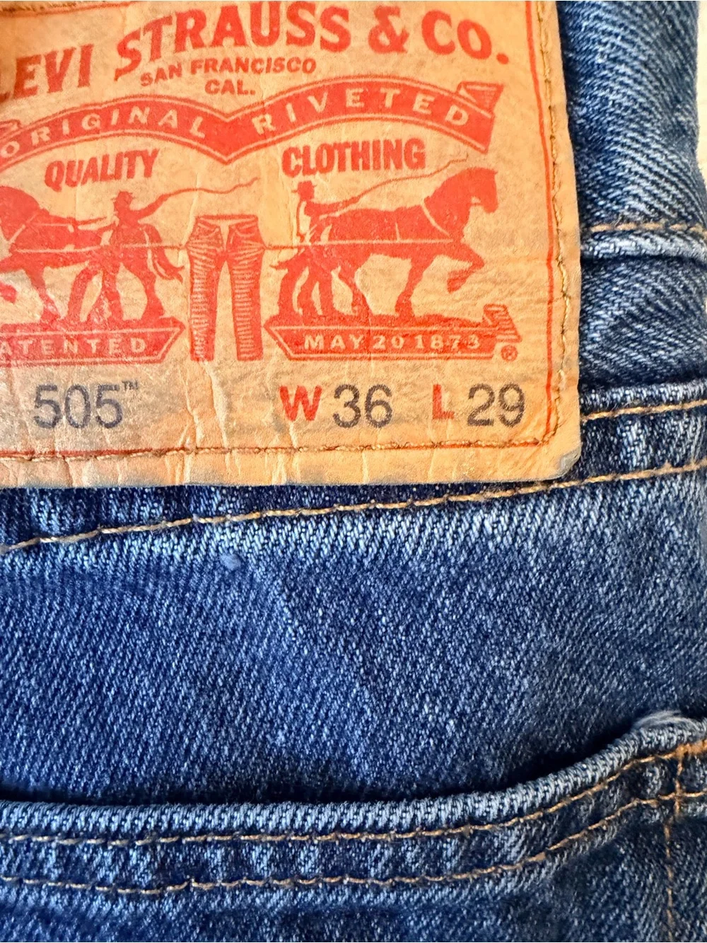 Levis straight leg